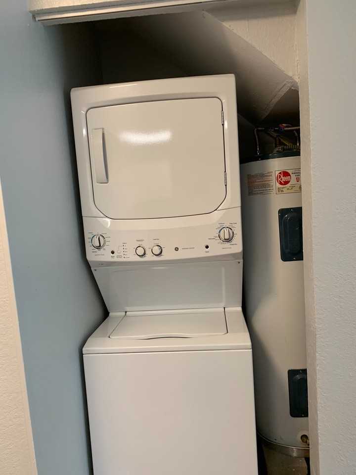 630 W Collins St - Photo 5 of 23