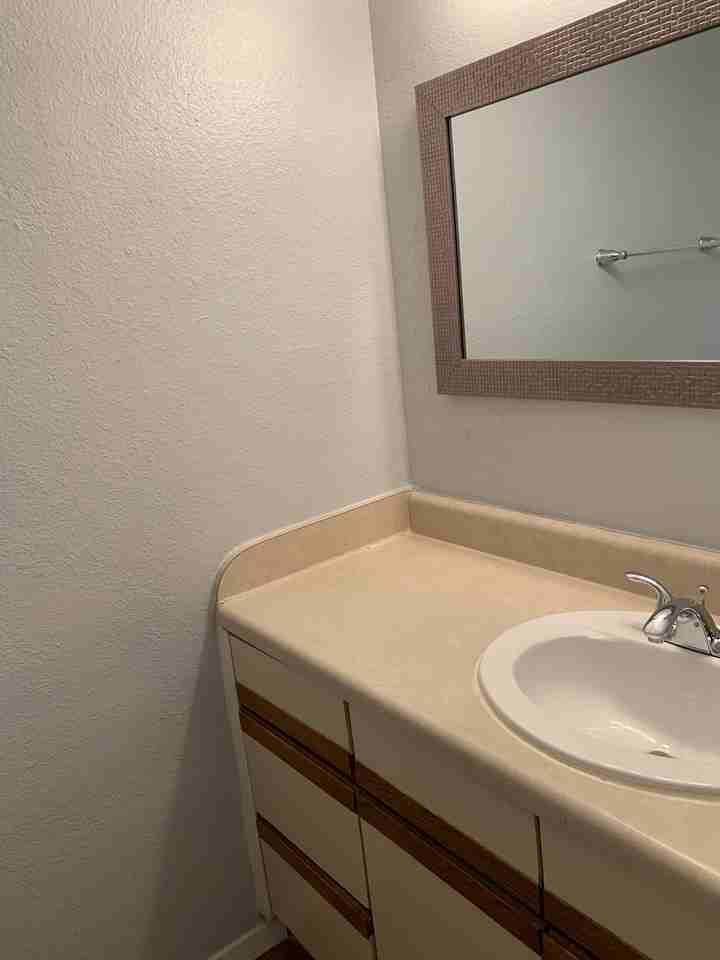 630 W Collins St - Photo 6 of 23