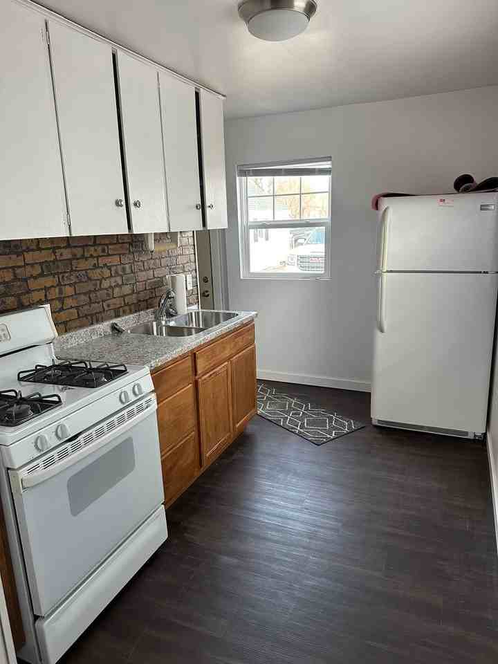 610 Sherman Ave - Photo 3 of 7