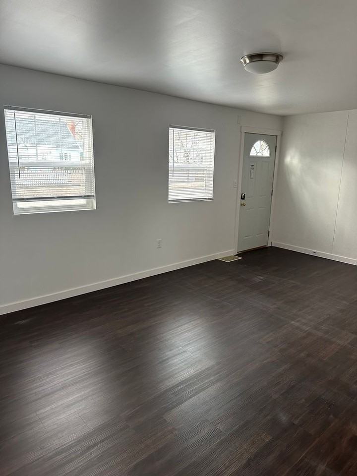 610 Sherman Ave - Photo 2 of 7