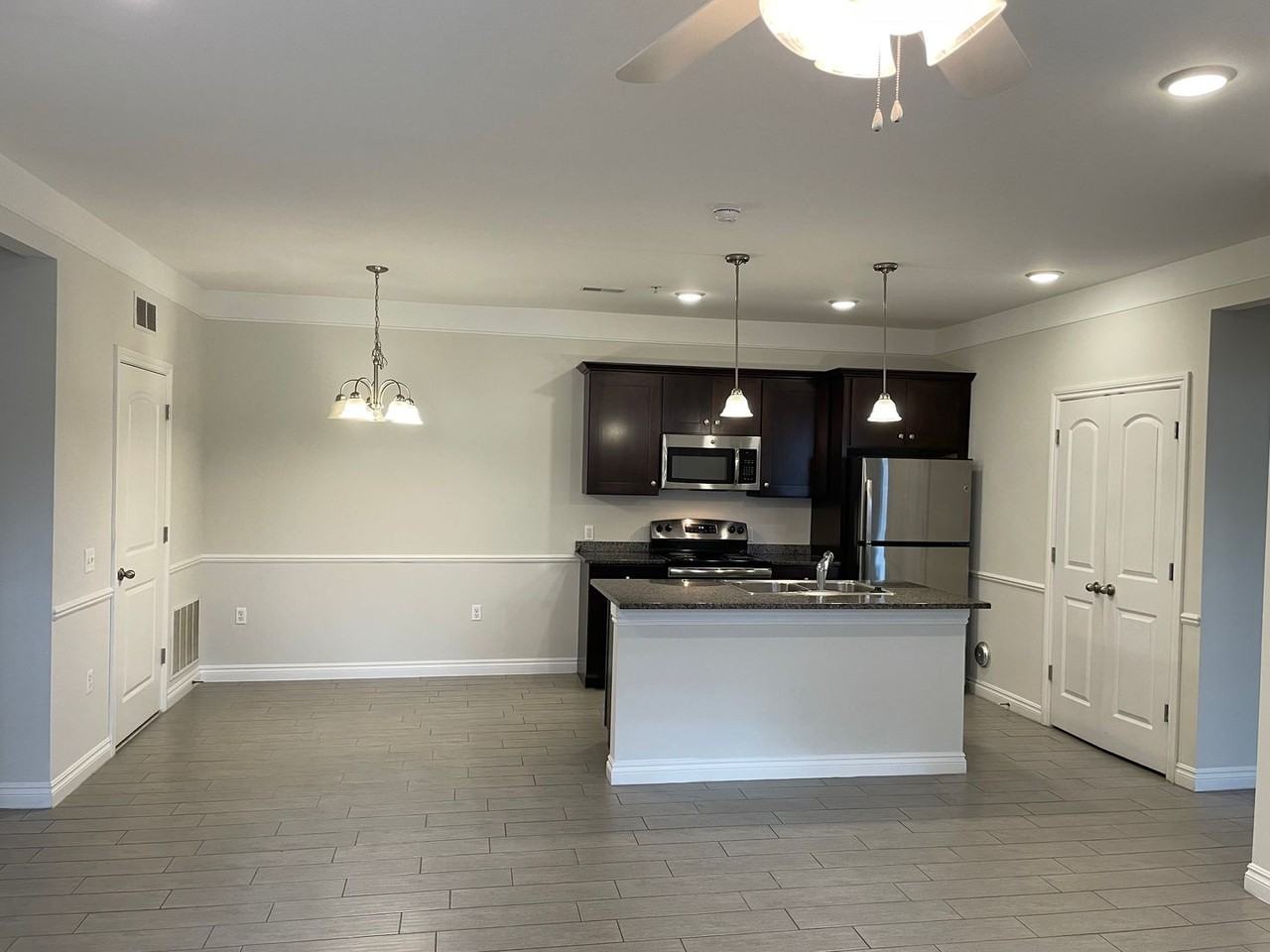 54264 Bay Point Dr - Photo 3 of 30