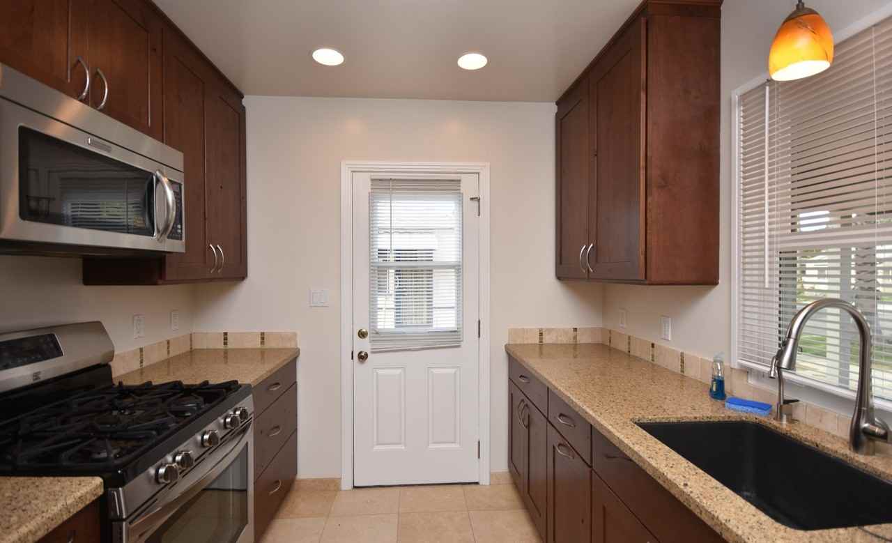 1619 S Ditmar St - Photo 4 of 15