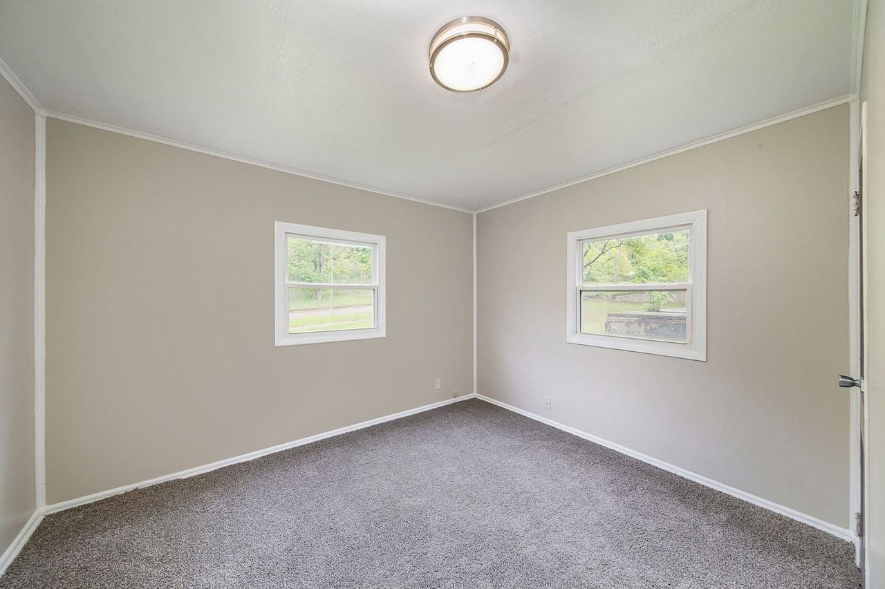 1451 W North St - Photo 6 of 14