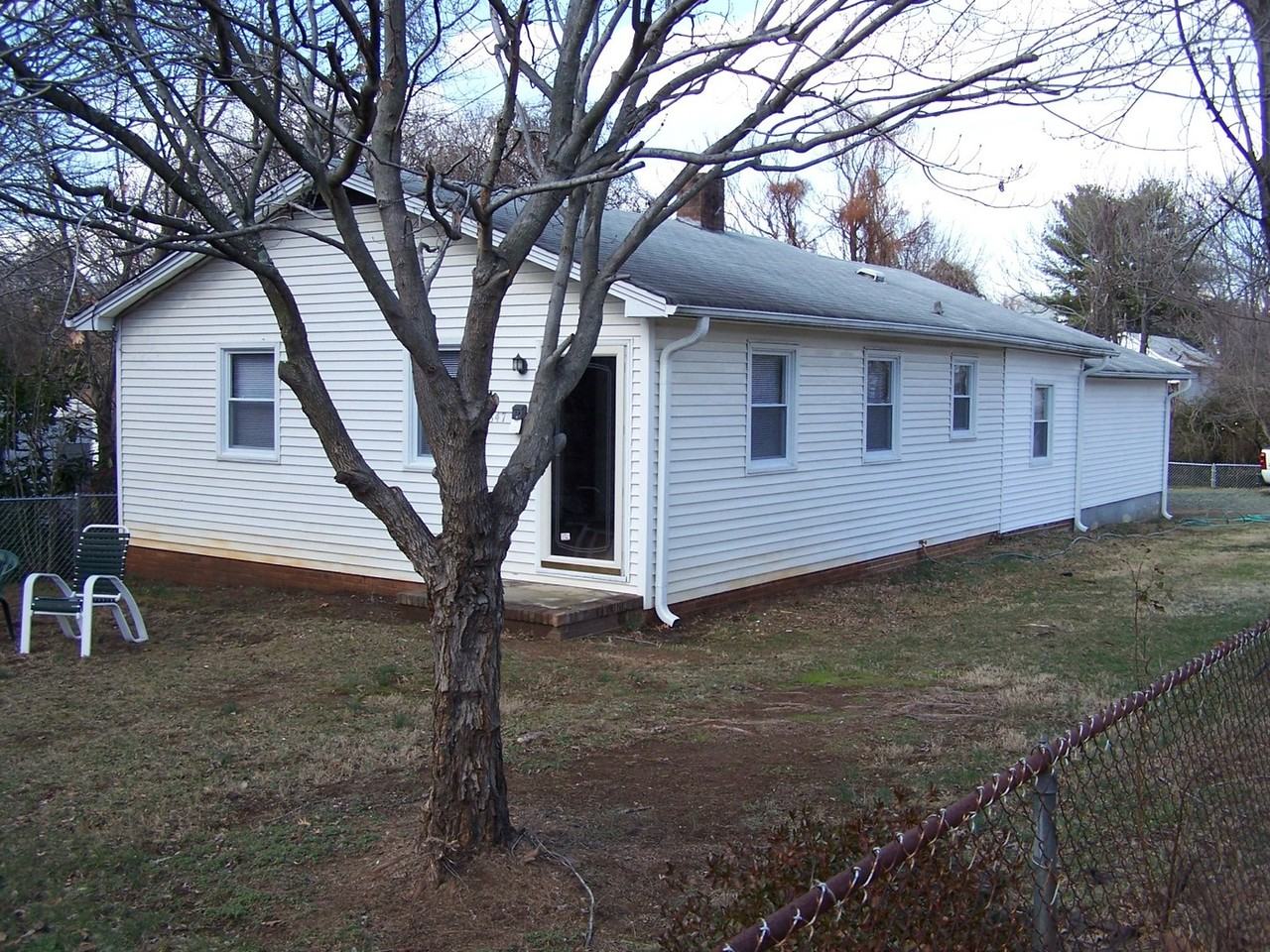 847 Goldfloss St - Photo 2 of 10