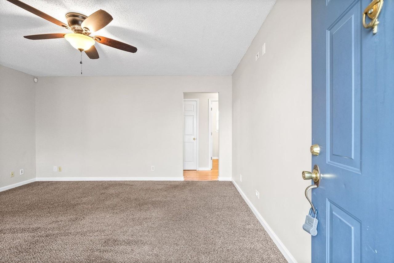 312 Hunter Owens Ct - Photo 3 of 23