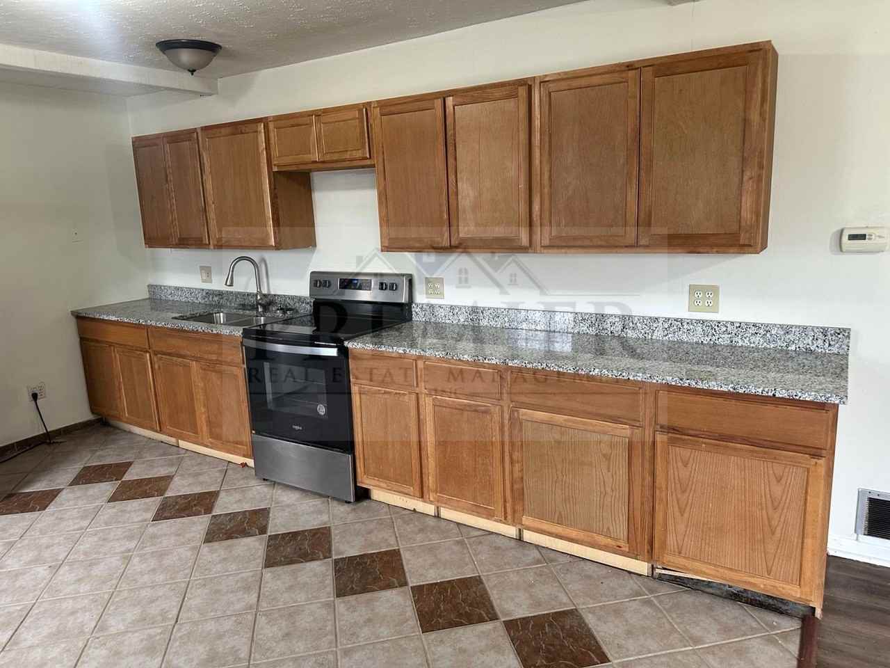 1534 Lindenwood Ln - Photo 2 of 18