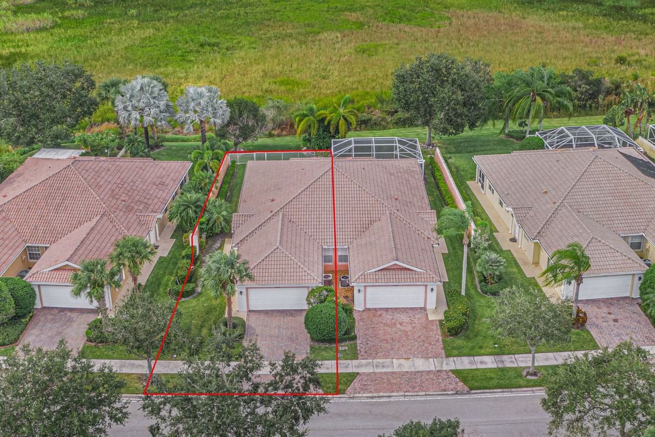 10888 Sw Elsinore Dr - Photo 2 of 11