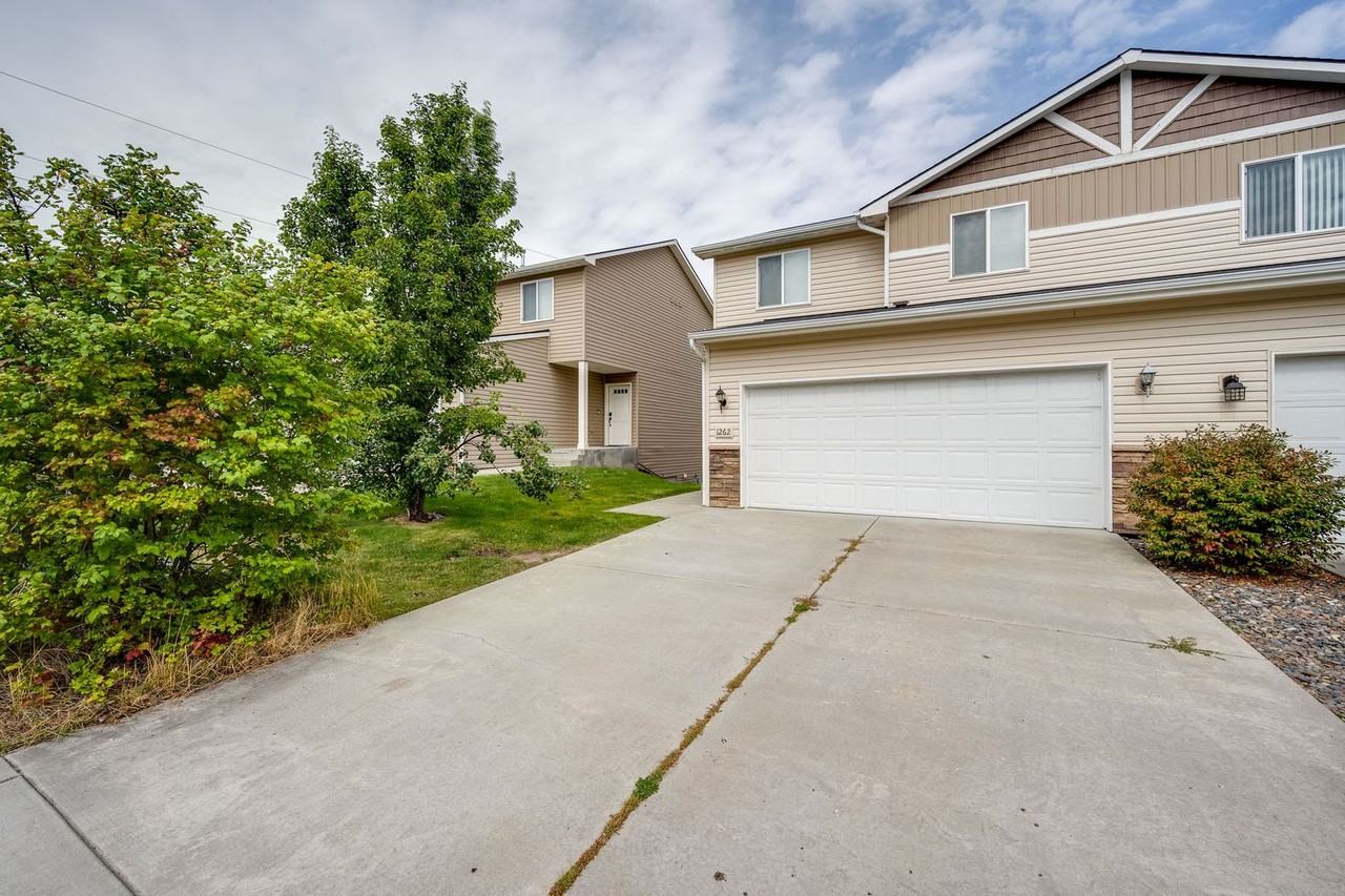 1262 Sw Selway Ln - Photo 2 of 33