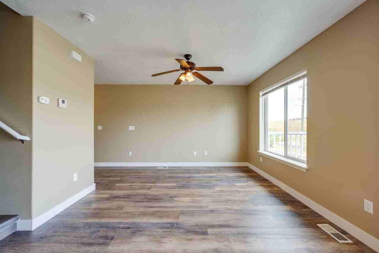 1262 Sw Selway Ln - Photo 4 of 33