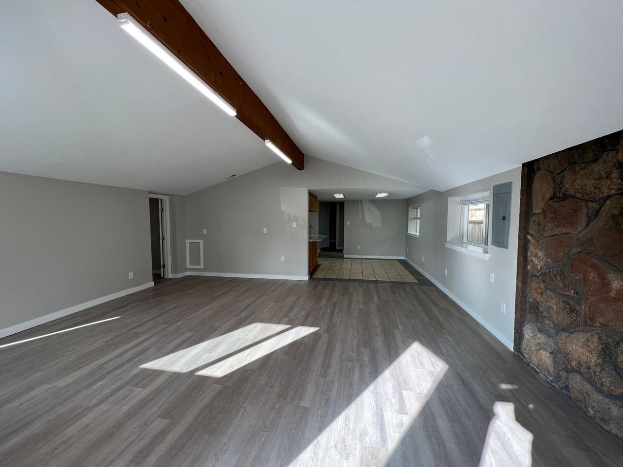 2100 S 11th Ave - Photo 4 of 18