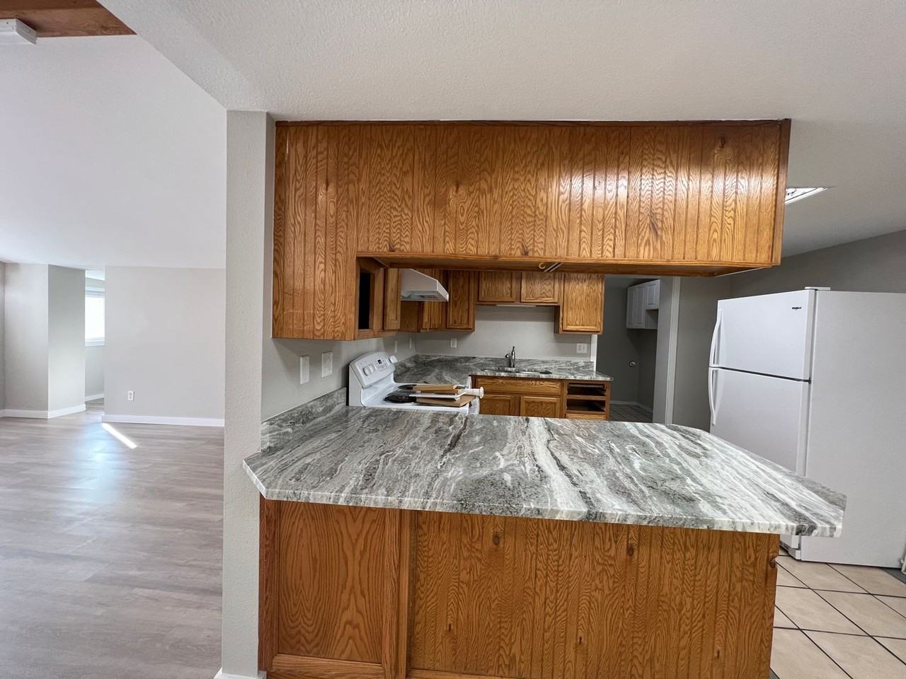 2100 S 11th Ave - Photo 6 of 18