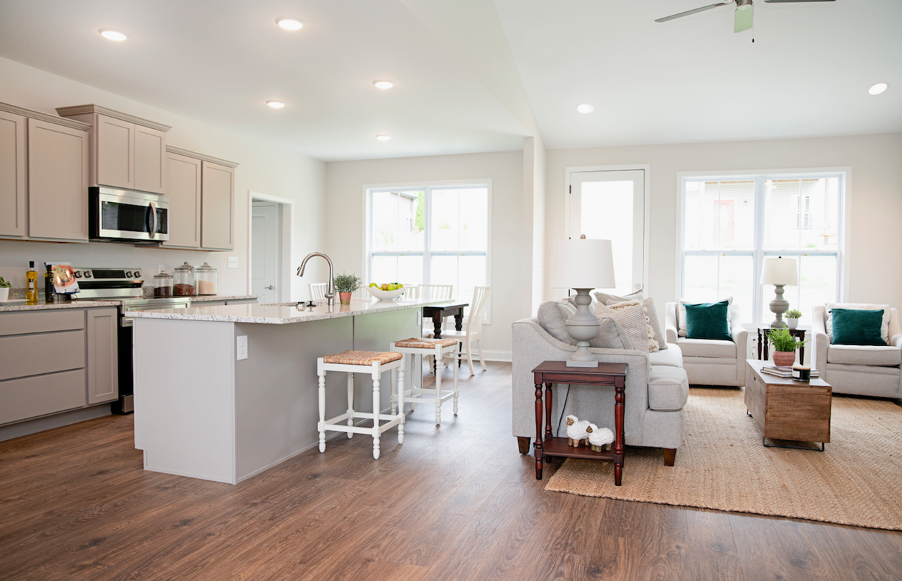 8115 Chapel Hill Ln - Photo 4 of 35