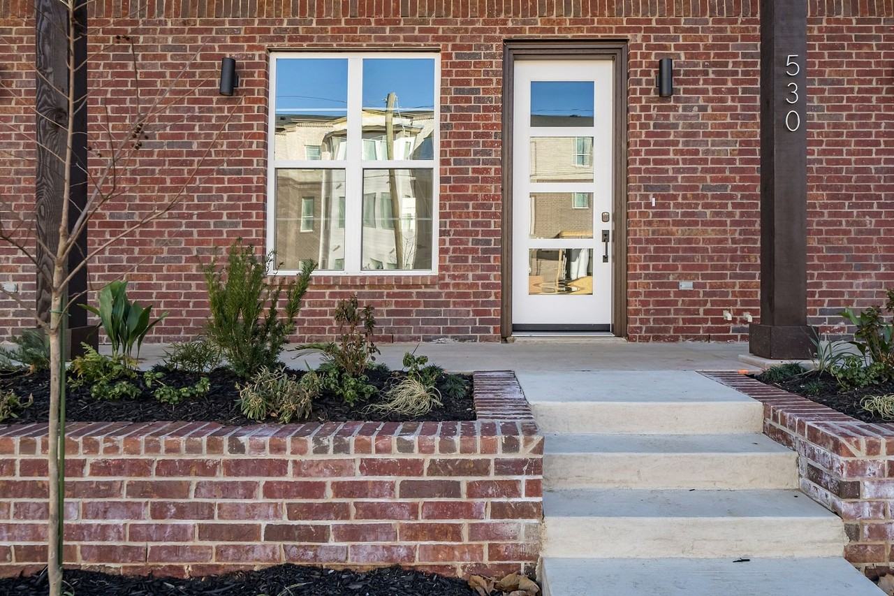 530 W Erwin St - Photo 2 of 25