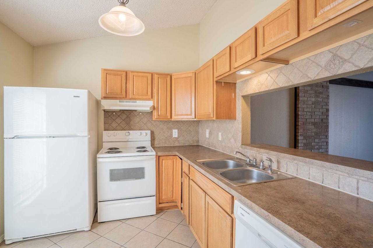 3932 S 125th East Ave - Photo 3 of 14