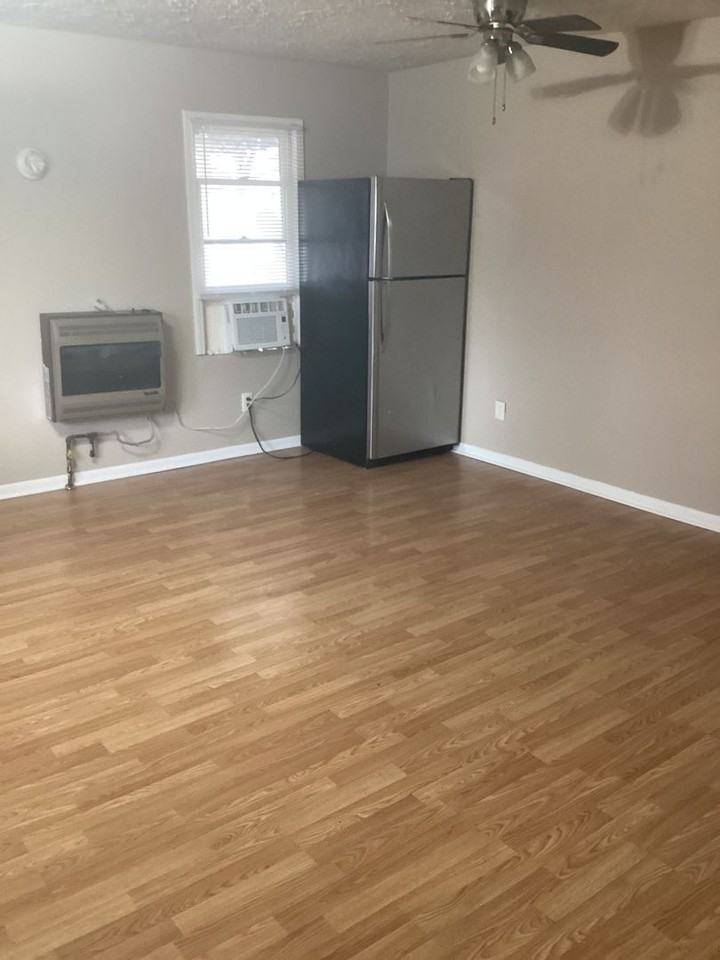 312 Lincoln Ave #C - Photo 2 of 18