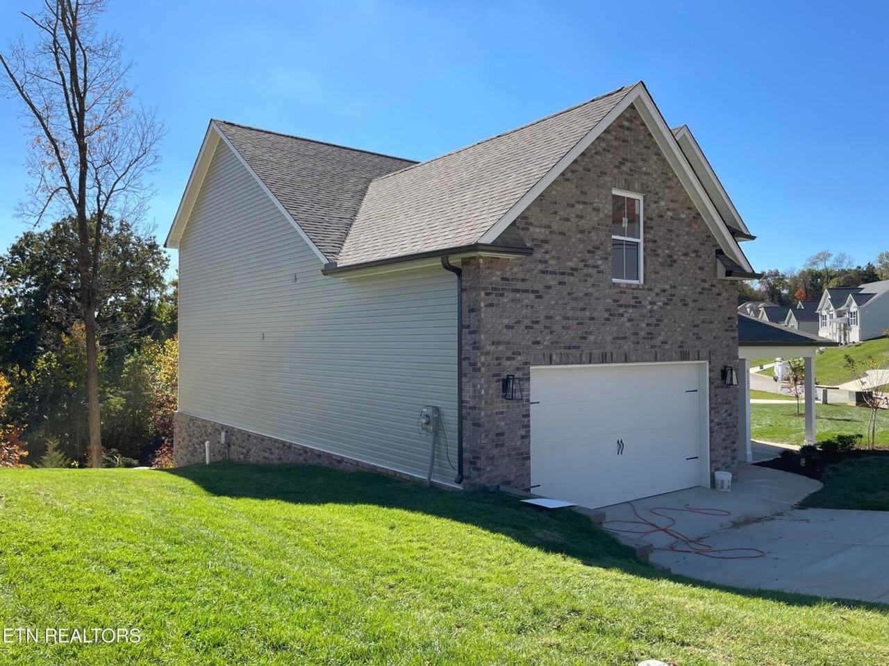 8132 Chapel Hill Ln - Photo 3 of 7