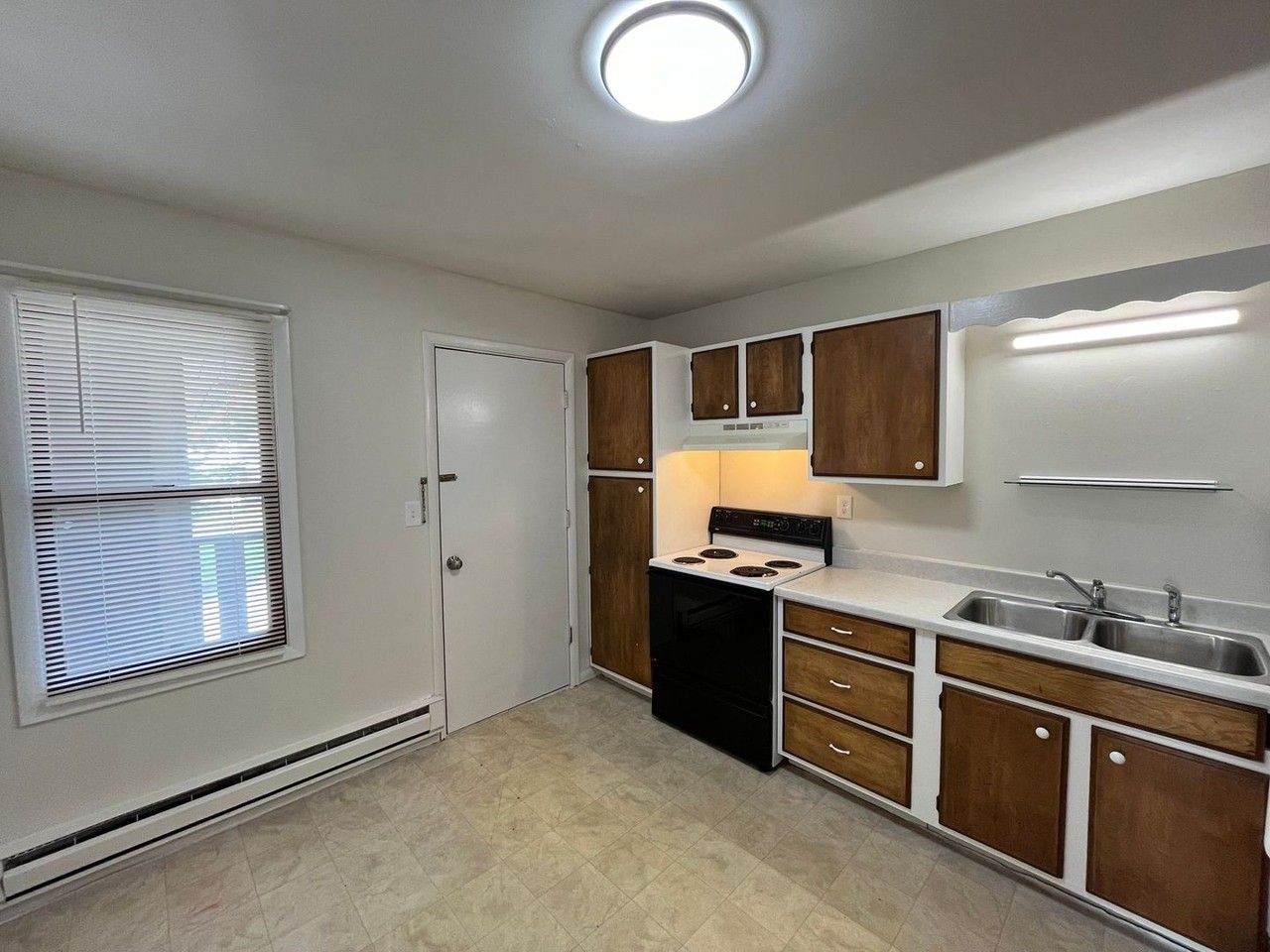 203 E Front St - Photo 2 of 21