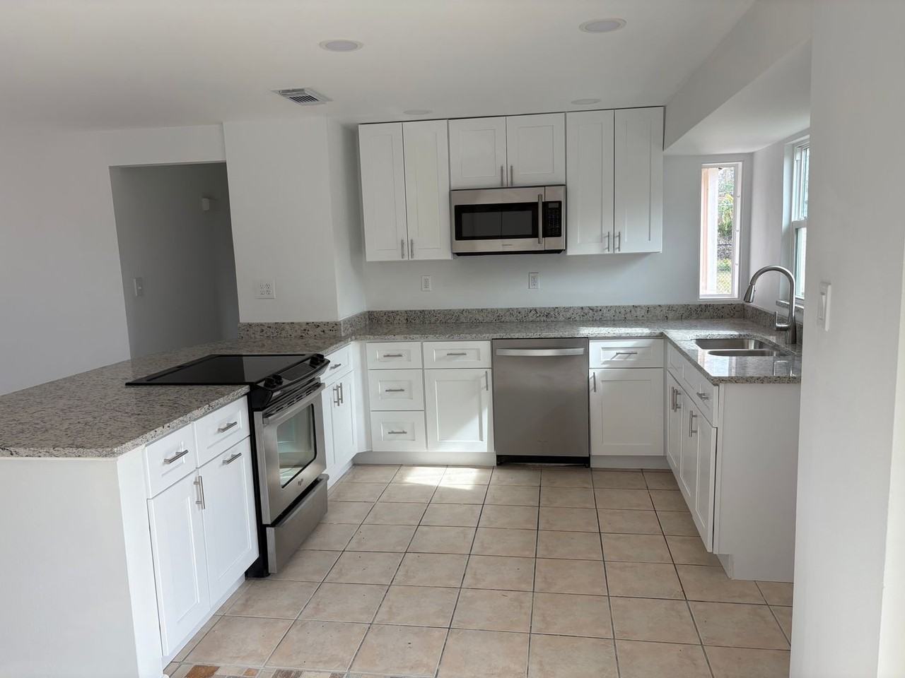 1057 Tropical Ave Nw - Photo 3 of 24