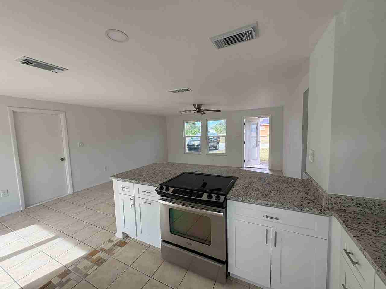 1057 Tropical Ave Nw - Photo 5 of 24