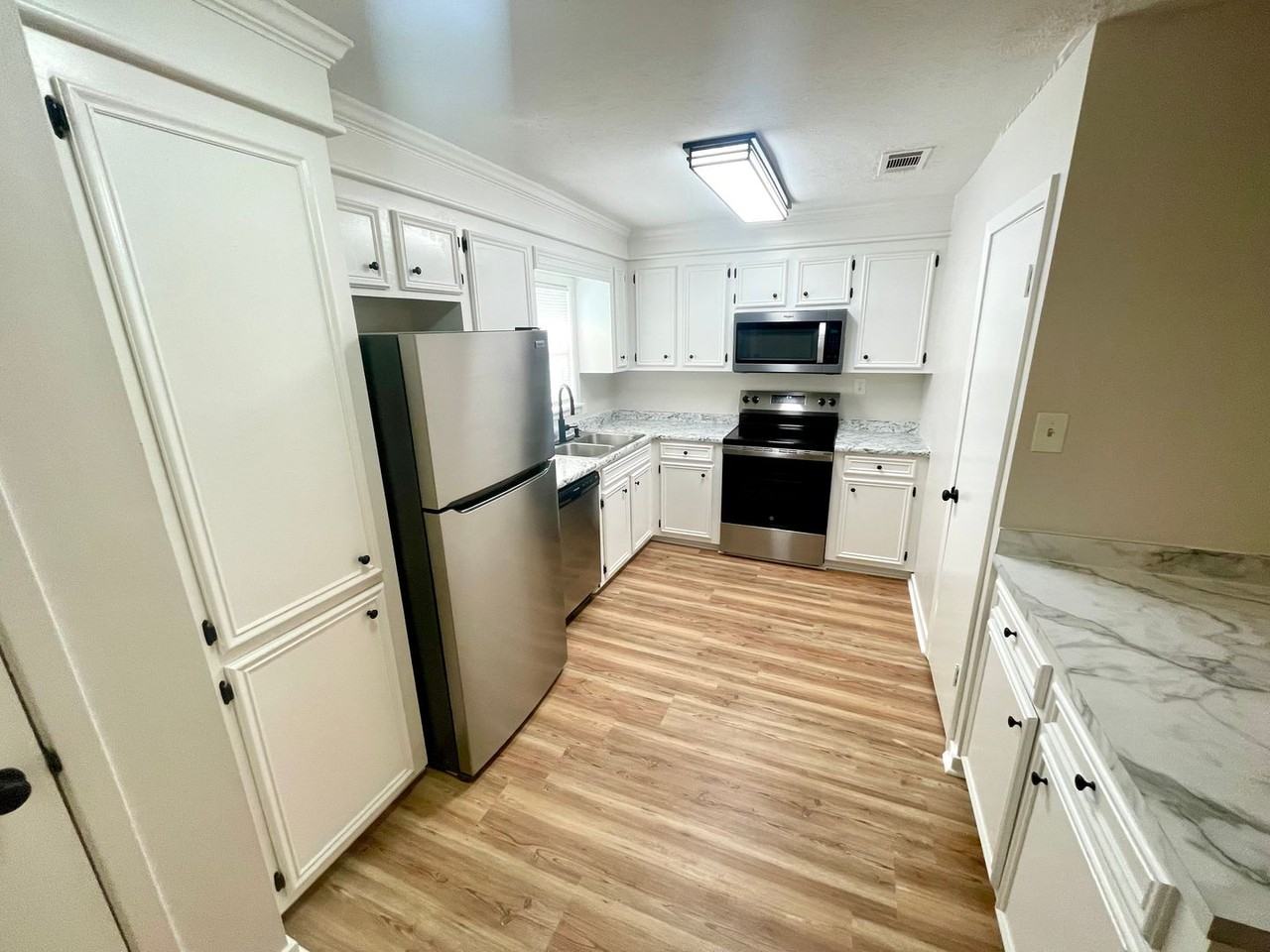 213 Harrell St - Photo 3 of 7