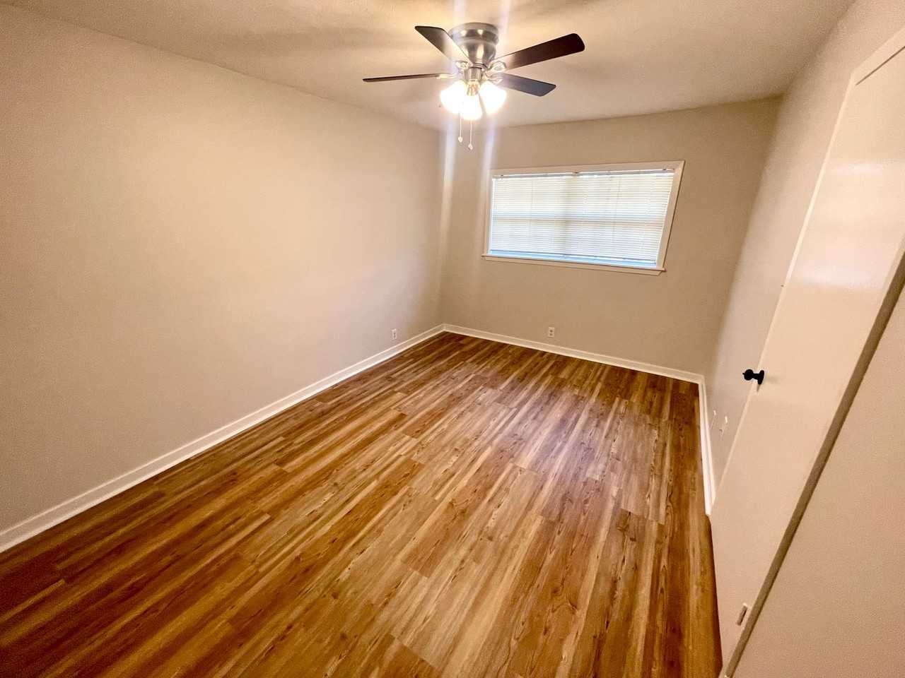 213 Harrell St - Photo 5 of 7