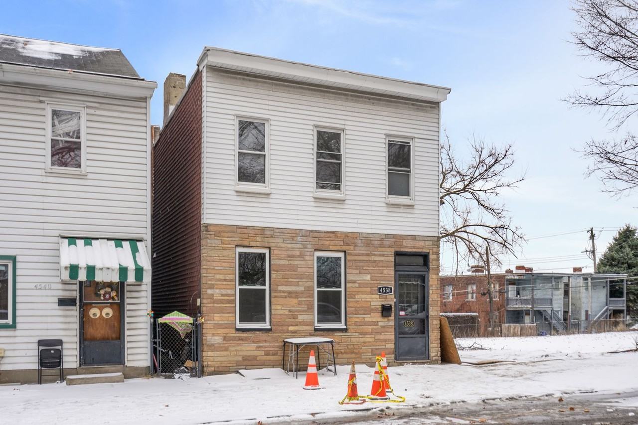 4538 Penn Ave - Photo 3 of 23