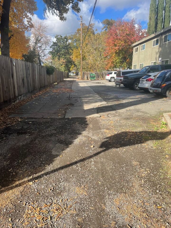 Peppertree Apartments - Photo 6 of 9