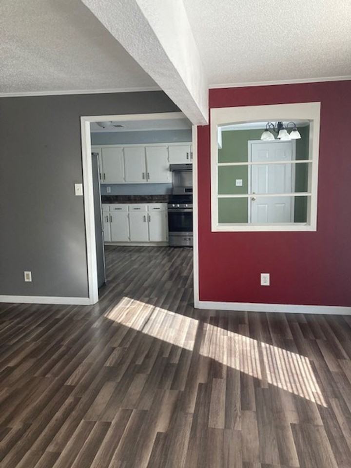 2414 15th Ave - Photo 3 of 11