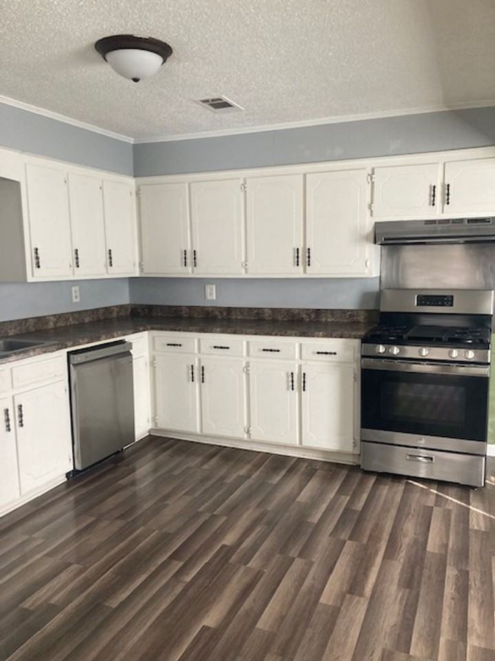 2414 15th Ave - Photo 5 of 11