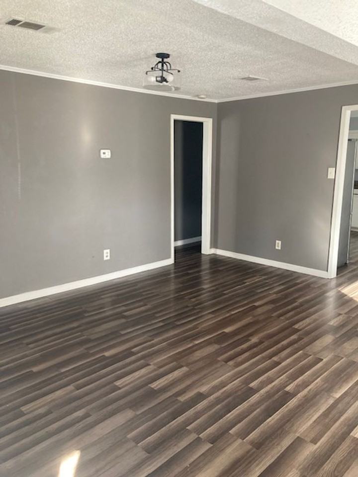 2414 15th Ave - Photo 7 of 11