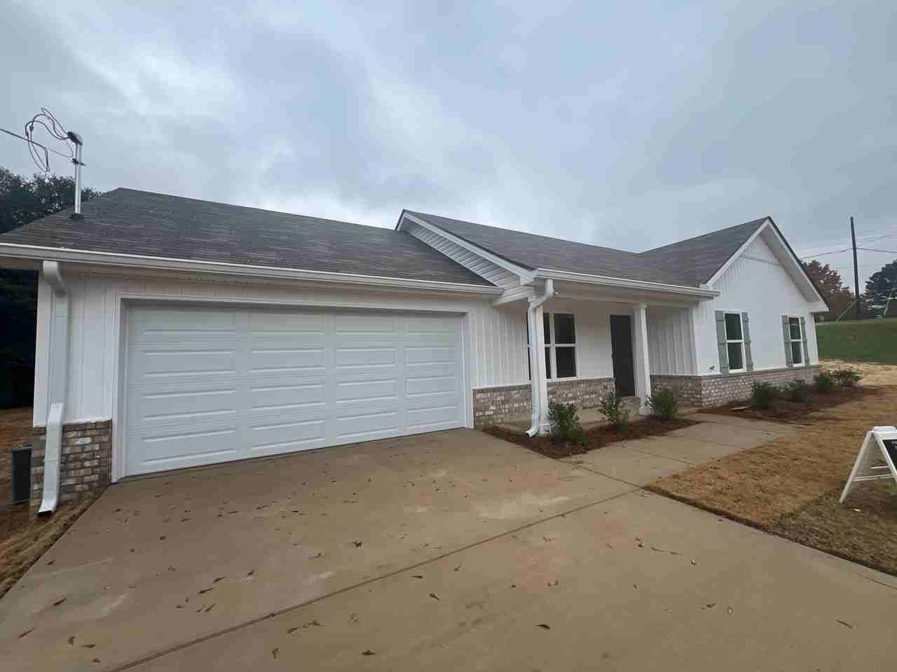 2911 Patton Ave - Photo 2 of 29