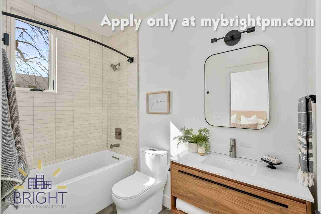 Union Court - Photo 2 of 31