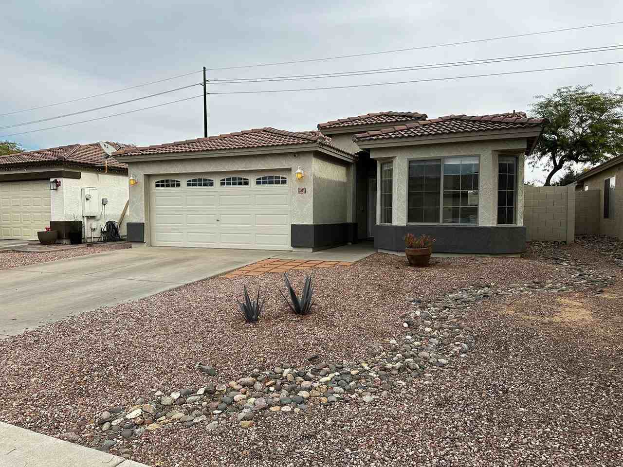 2625 N 107th Dr - Photo 2 of 28