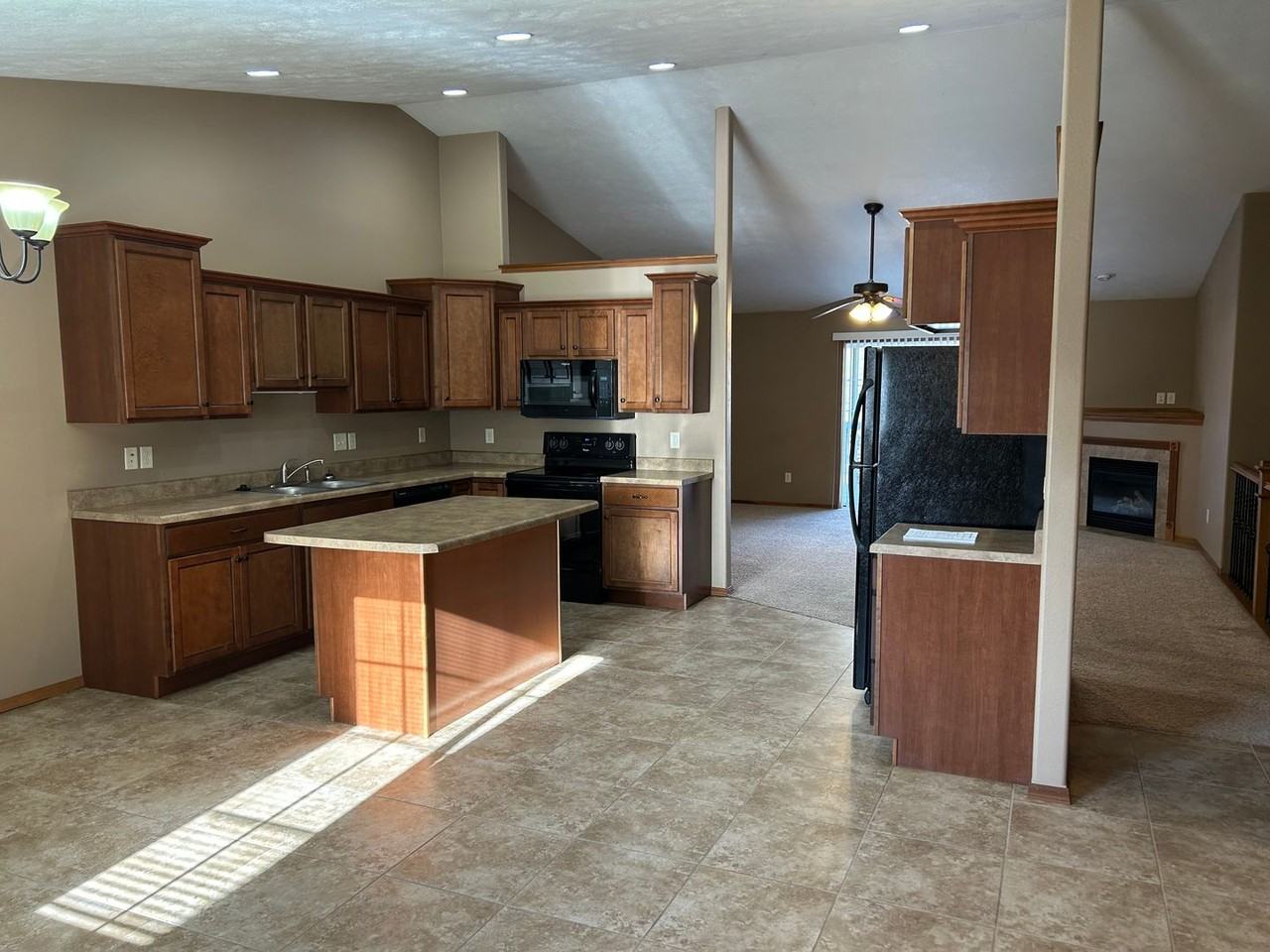 5706 W 58th St - Photo 3 of 27