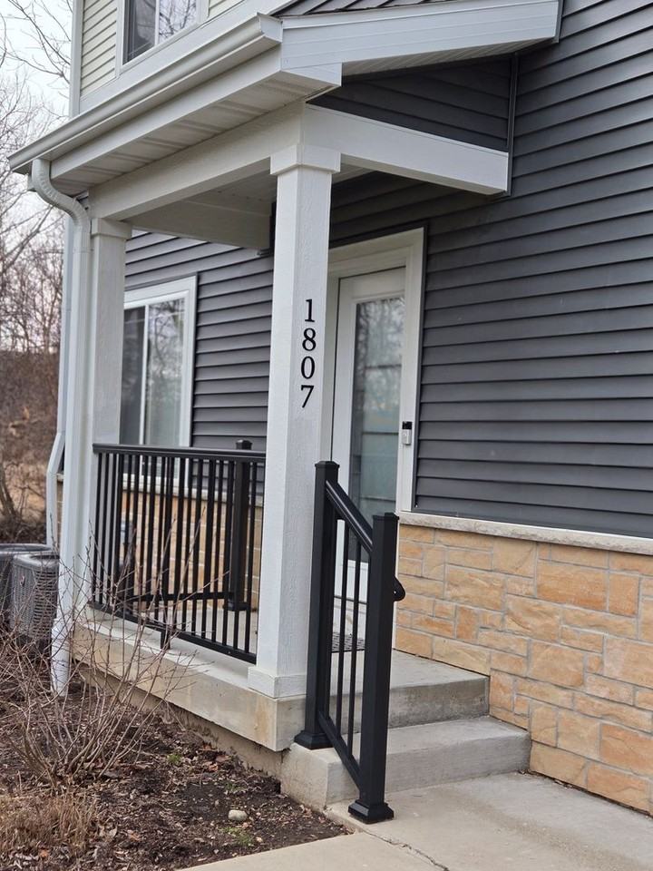 1807 N Windsor Ave - Photo 3 of 26