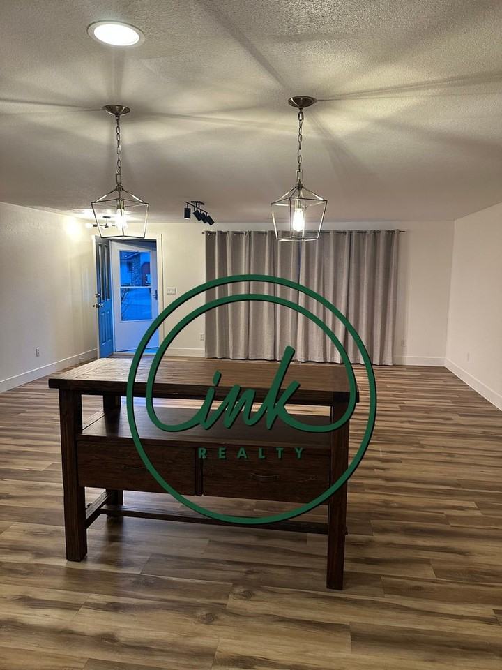 1668 Spruce Way - Photo 4 of 16