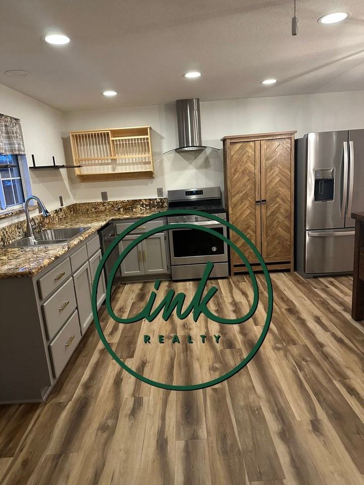 1668 Spruce Way - Photo 5 of 16