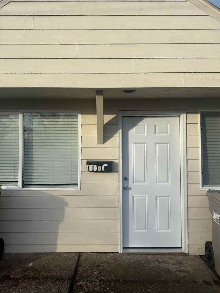 1111 Sw Church St - Photo 3 of 8