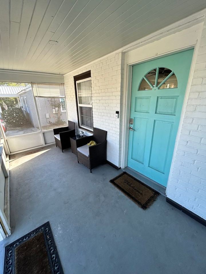 1507 W 10th Ct - Photo 2 of 25