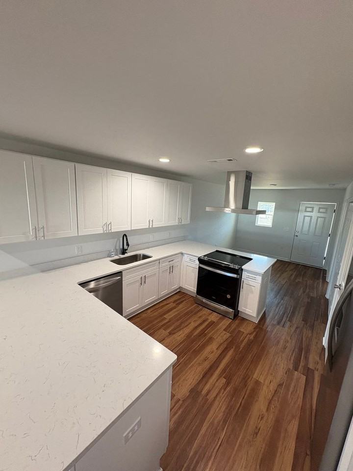 209 Charleston Dr - Photo 4 of 18