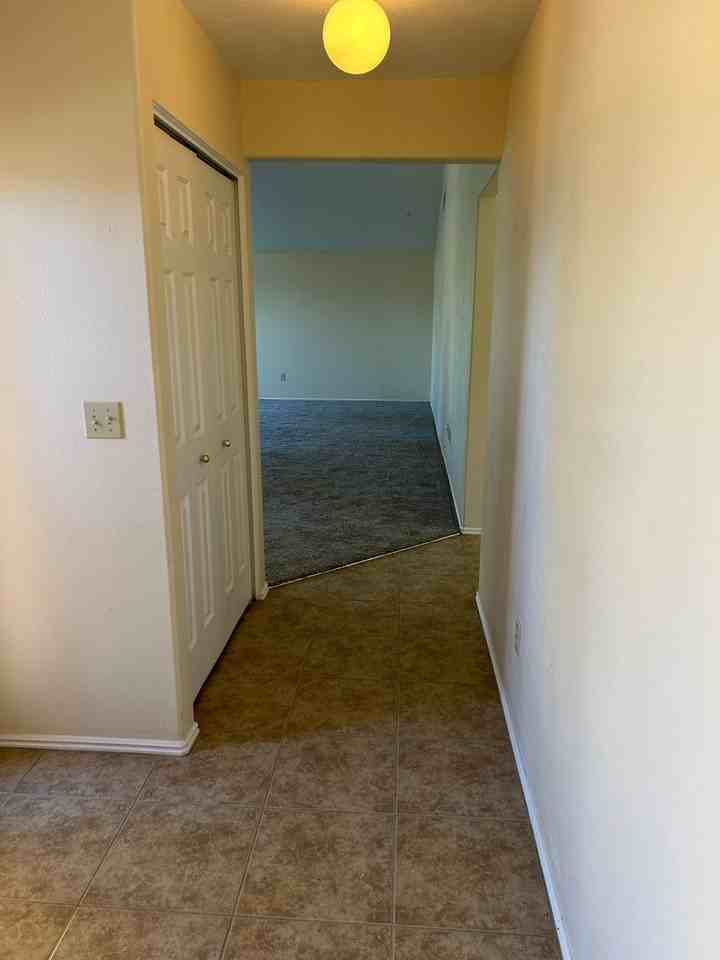 114 Navajo St - Photo 4 of 27