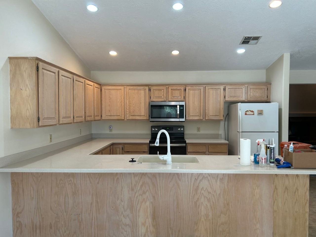 114 Navajo St - Photo 6 of 27