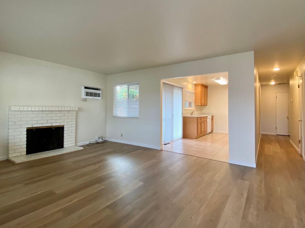 1984 Harris Ave - Photo 3 of 7