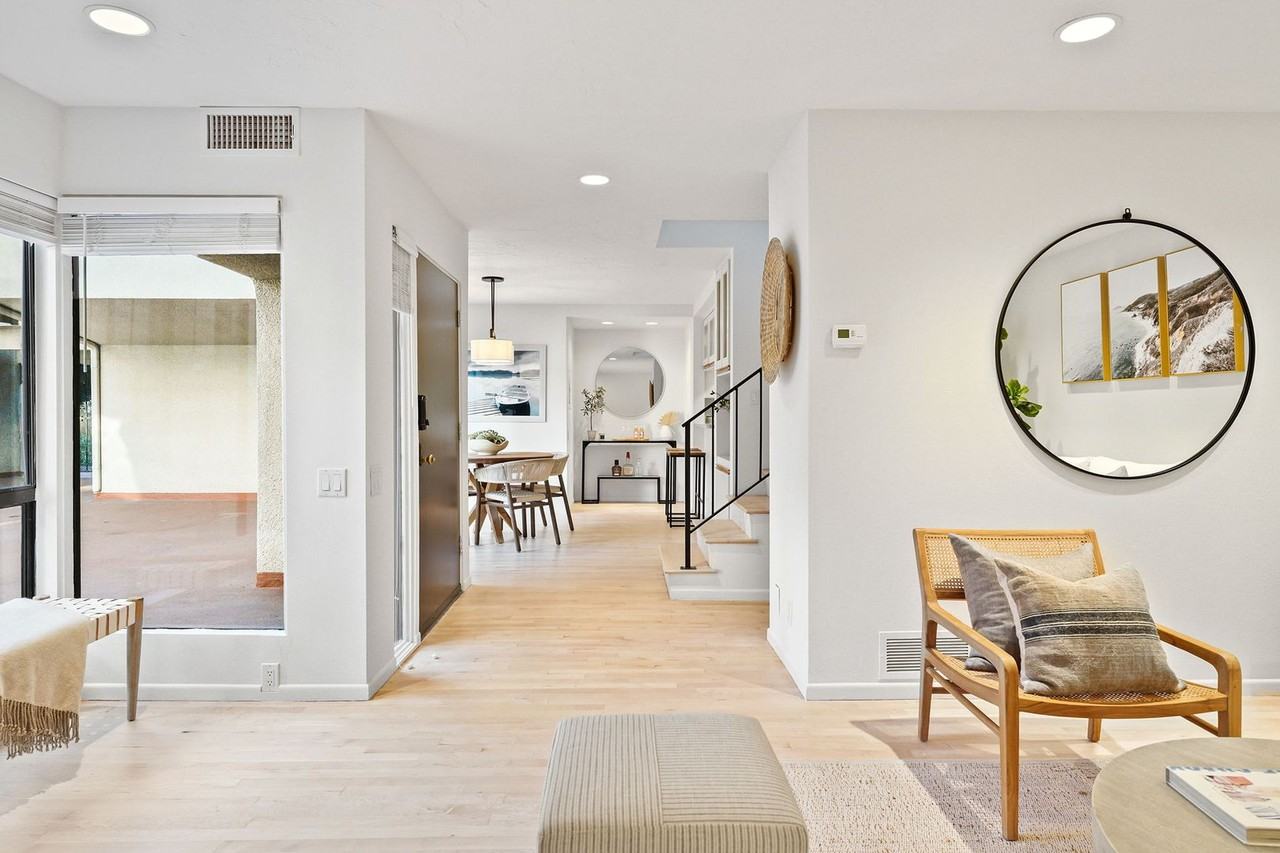 2334 Palos Verdes Drive West - Photo 7 of 27