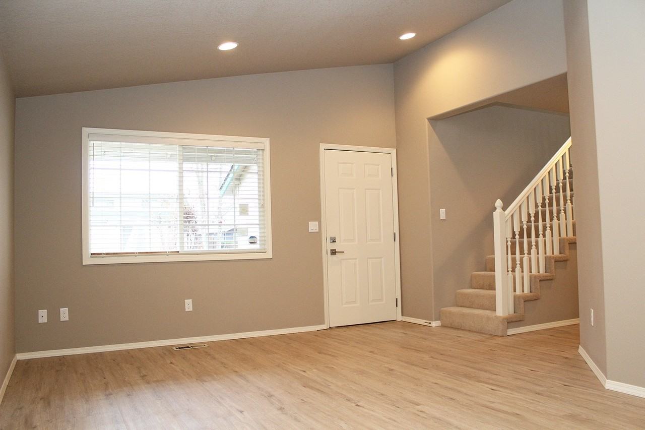 6010 N Wilbur Ave - Photo 3 of 30