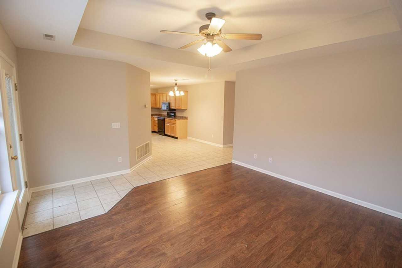 1910 Harmony St - Photo 5 of 32