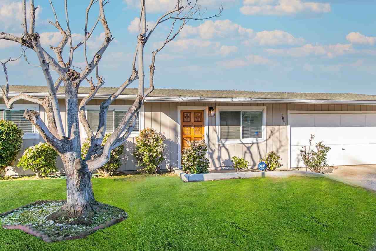 1841 Lincoln St - Photo 2 of 17