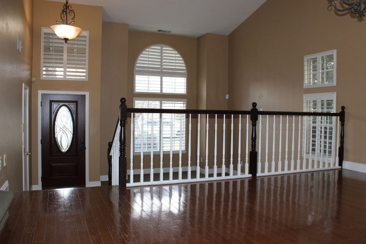 2733 Field Ct - Photo 2 of 28