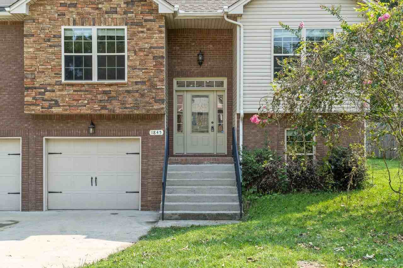 1845 Deerstand Dr - Photo 3 of 35