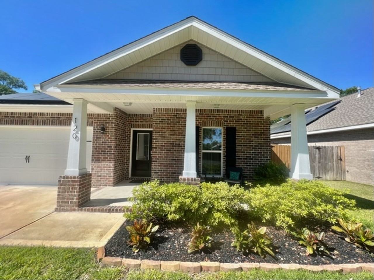 120 Sasser St - Photo 2 of 28